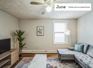 94 Spring St #2-D, Cambridge, MA 02141