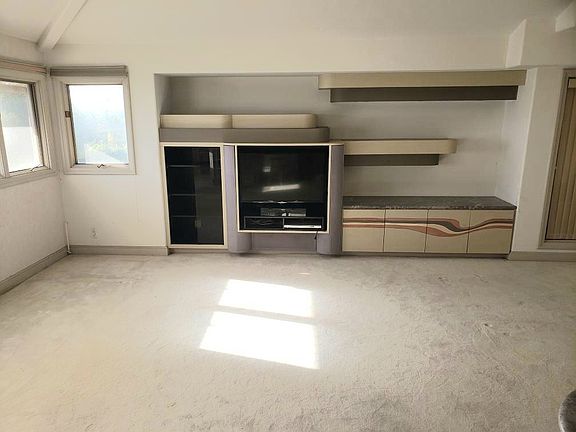 2nd image of 526 Melemele St