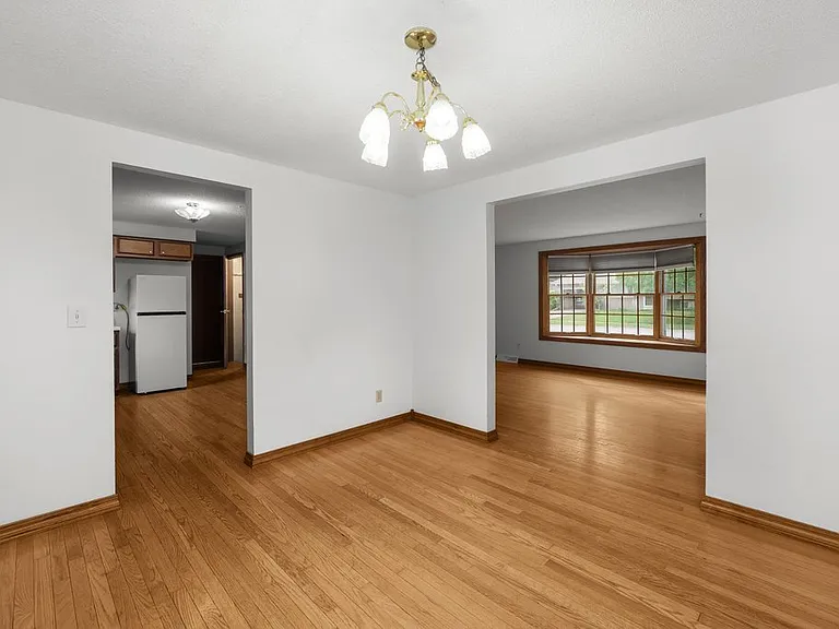 3129 Windsor Dr — Photo 8
