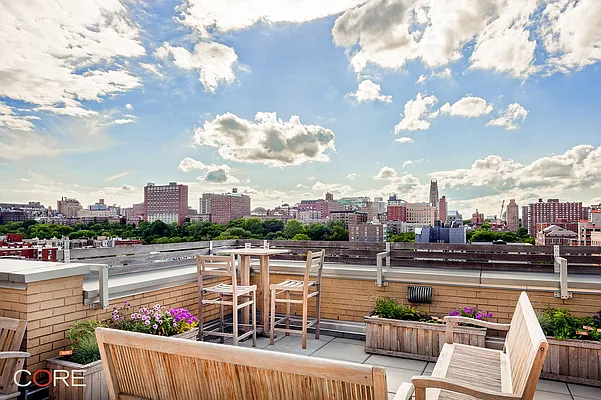 Rented by CORE | media 6