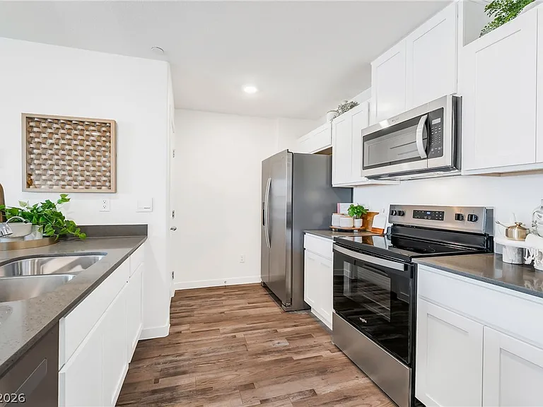 903 Rosy Starling St — Photo 14