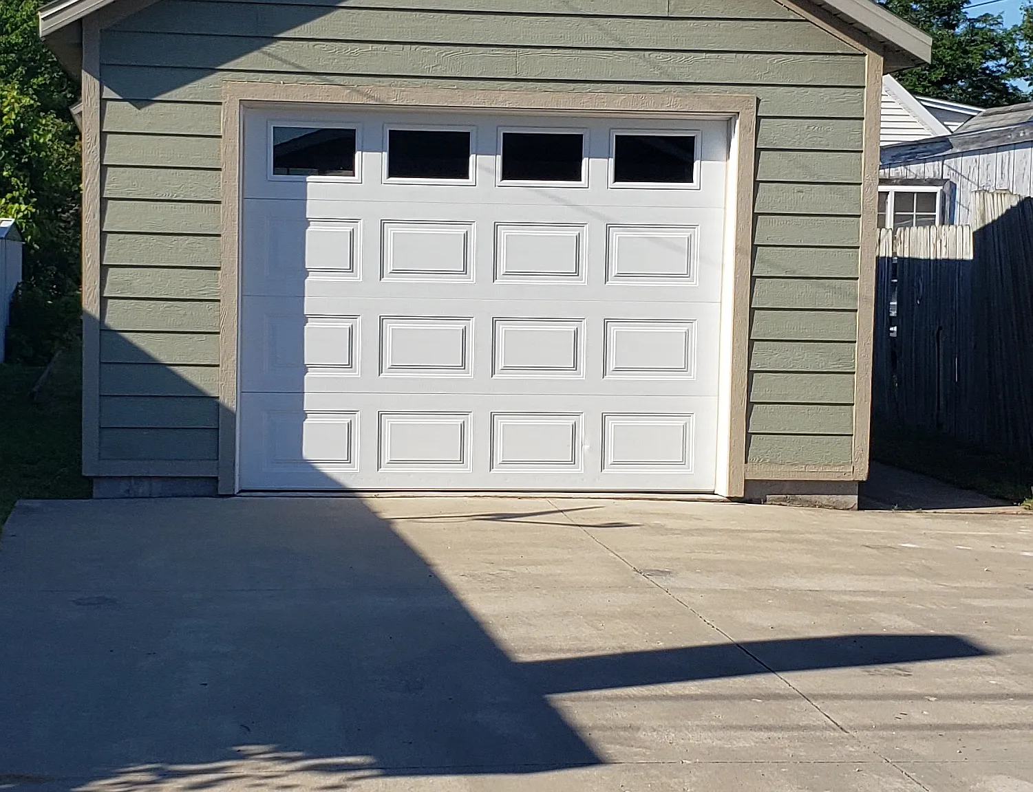 2 bed, 900 sqft, $1,600 — Photo 2