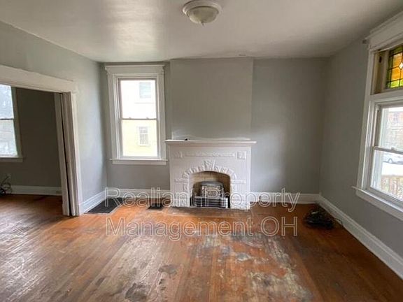 3rd image of 3244 Wold Ave