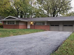 1137 S Belcrest Ave, Springfield, MO 65804
