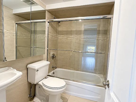 5th image of 1140 Dean St APT 1
