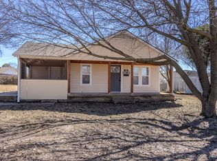 304 Park Blvd, Locust Grove, OK 74352