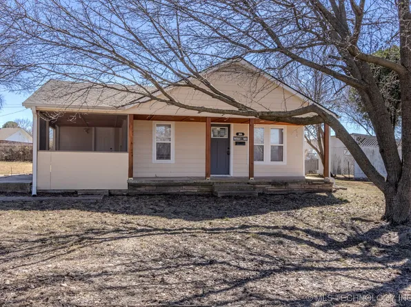 304 E Park Blvd, Locust Grove, OK 74352