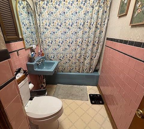 3rd image of 465 Old Monterey Rd