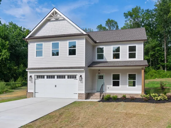 3619 Gentry Station Dr, Signal Mountain, TN 37377