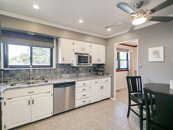 4th image of 2711 Sky Hill Ct