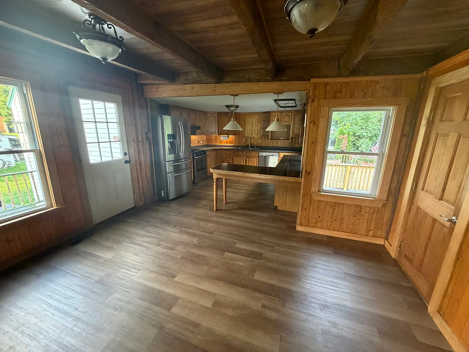 4 bed, 2184 sqft, $2,500 — Photo 3
