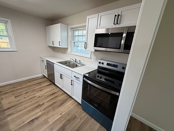 5th image of 1243 Sheridan St