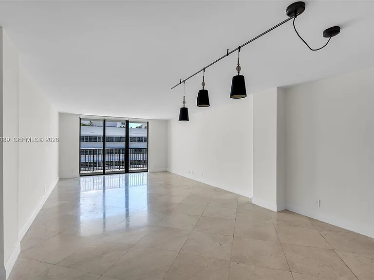 1800 Collins Ave #10F — Photo 5