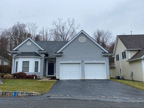 2nd image of 27 Bluffs Ct #27