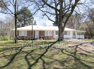 1733 Shannon Rd, Bessemer, AL 35022