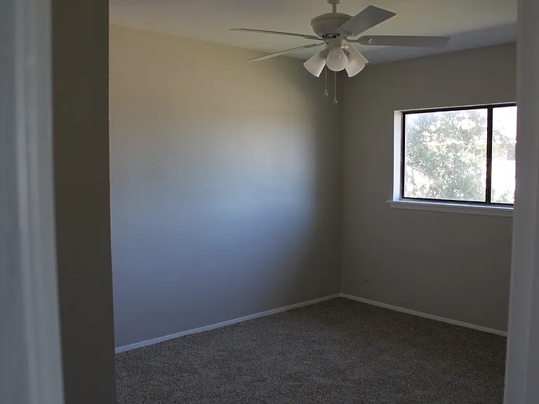 2403 Bosque Dr #B — Photo 16