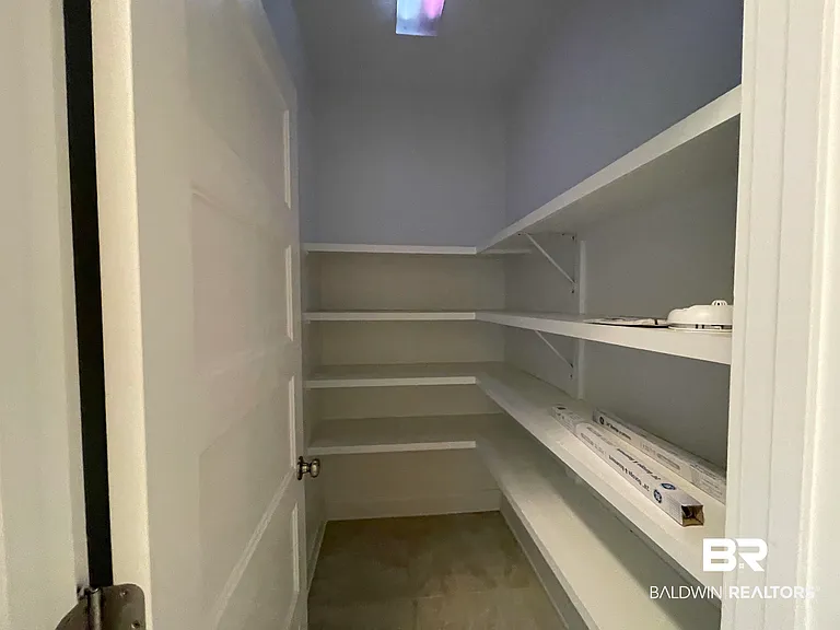253 Hawthorne Cir — Photo 8