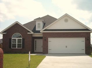 406 Green Island Rd, Bonaire, GA 31005