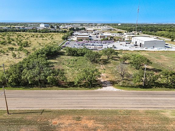 3rd image of 149 E Industrial Blvd