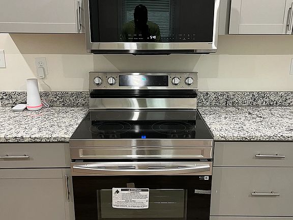 3rd image of 320 Camfield Ct SW Unit A