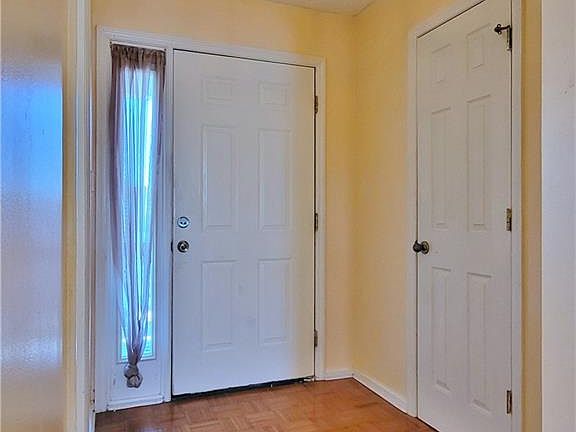 3rd image of 264 Waterdown Dr APT 10