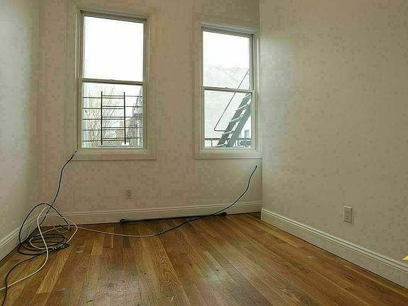 4th image of 297 Wyckoff Ave #2P