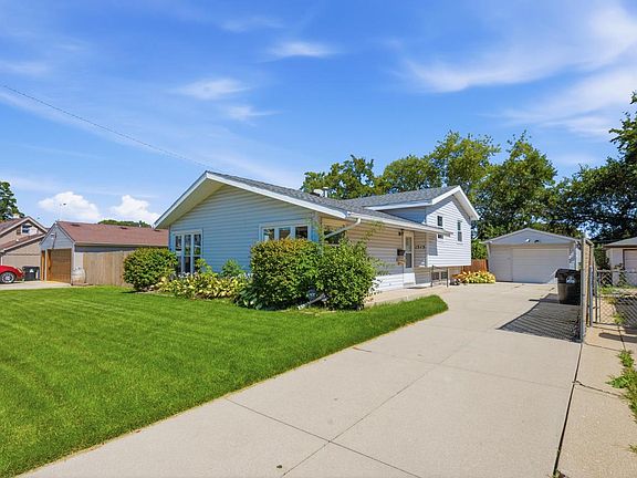 2nd image of 1315 Owen STREET