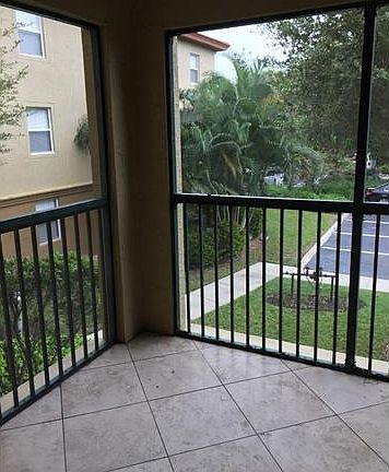 3rd image of 8950 Colonnades Ct E APT 827