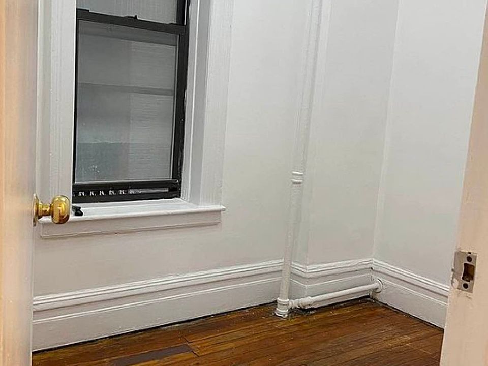 2nd image of 301 W 107th St APT 2W