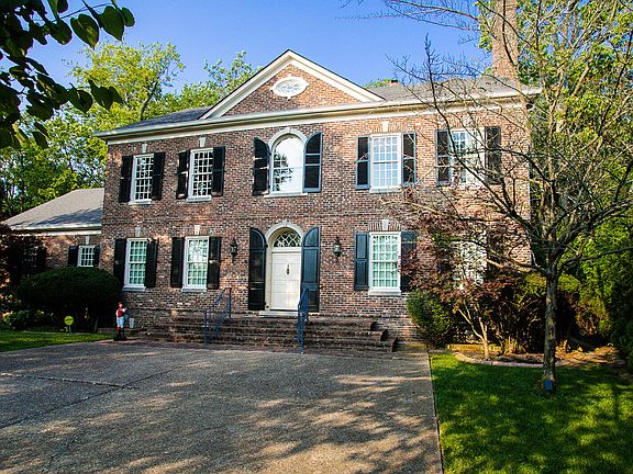 5th image of 1152 Sheffield Pl
