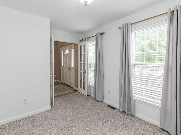 5th image of 5120 Greenbank Dr