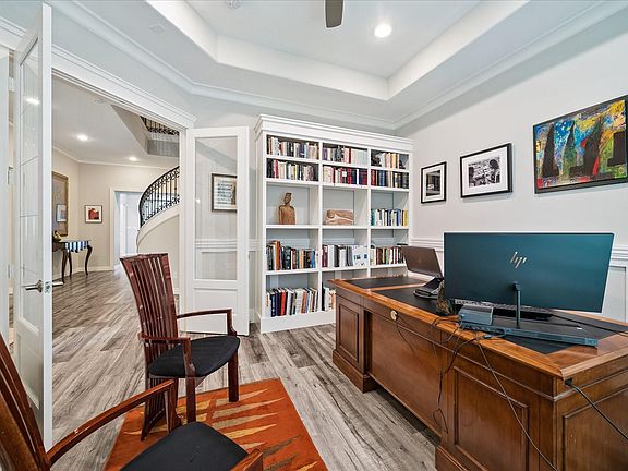 5th image of 9622 Cedarhurst Dr