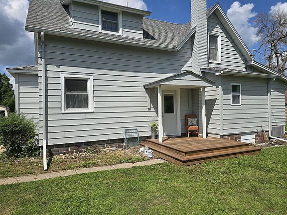 2nd image of 645 W 6th St