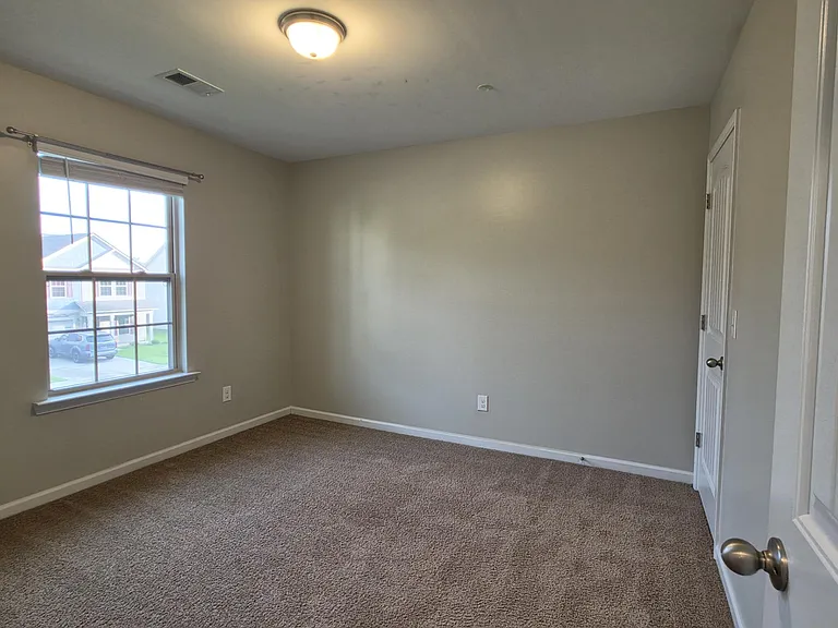 147 Niblick Dr — Photo 17