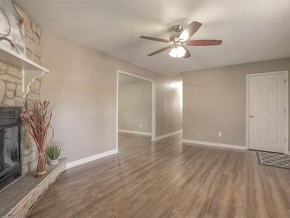 5th image of 19209 E 5th Terrace Ct N