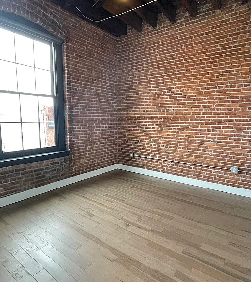 Hotel Street Apartments — Photo 29