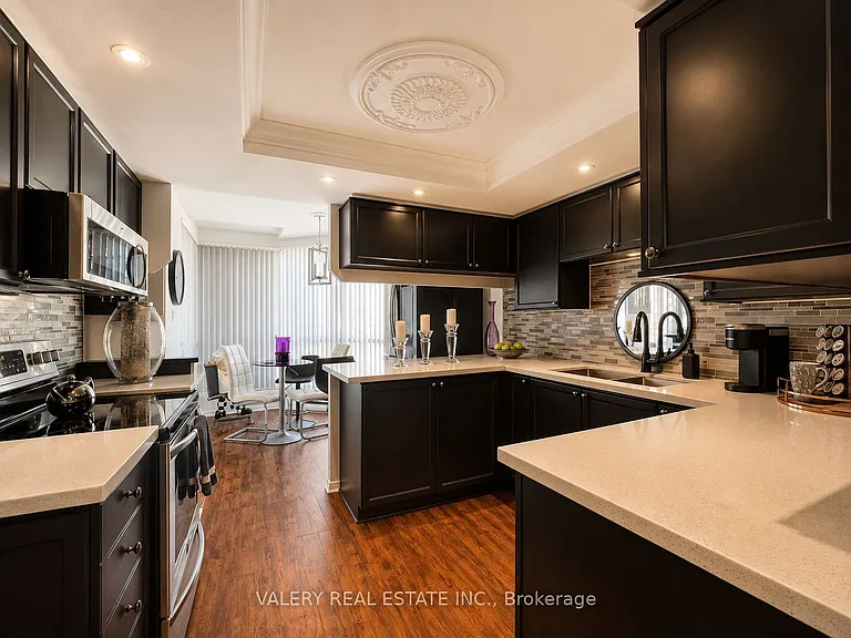 25 Cumberland Ln #214 — Photo 2