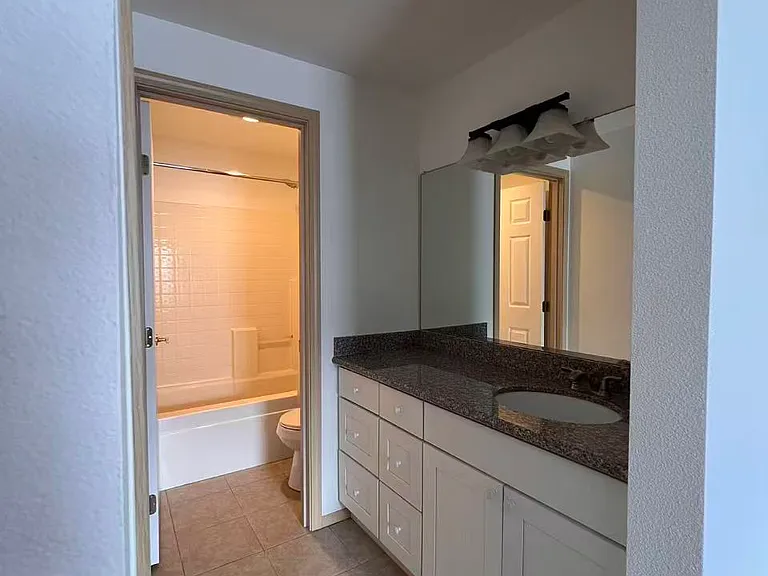 1160 Monroe Ave NE #D4 — Photo 15