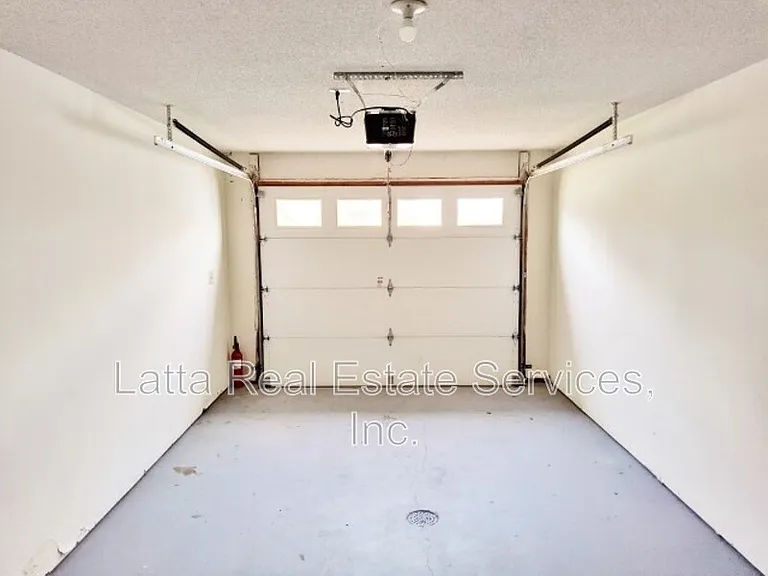 2104 SW 8th St #B — Photo 12