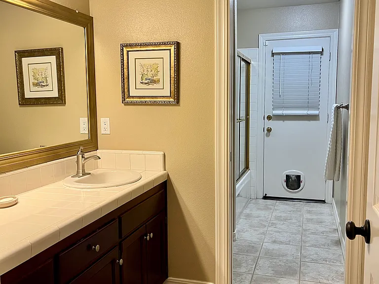 1174 E Kenosha Ave — Photo 12