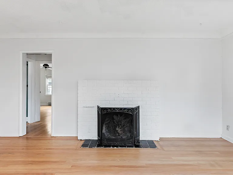 5935 NE 57th Ave — Photo 7