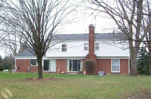 3rd image of 1927 E Spinningwheel Ln