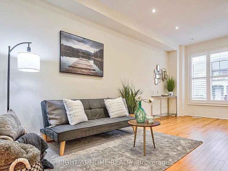 15 Culloden Ct #UPPER — Photo 3
