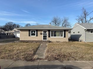332 1/2 E Baker St, Bloomington, IL