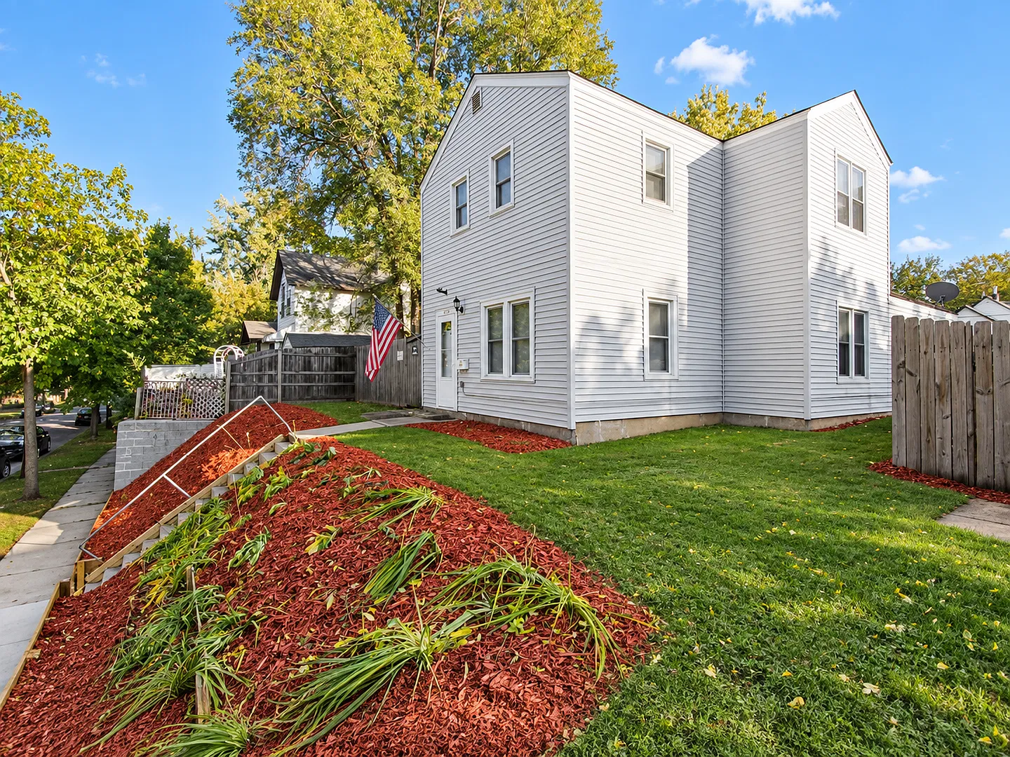 Large 3 Bedroom 2 Bathroom Home in Saint Paul! — Photo 2