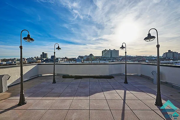 Rented by EXR | media 28