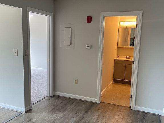 3rd image of 4 New Haven Dr APT 203