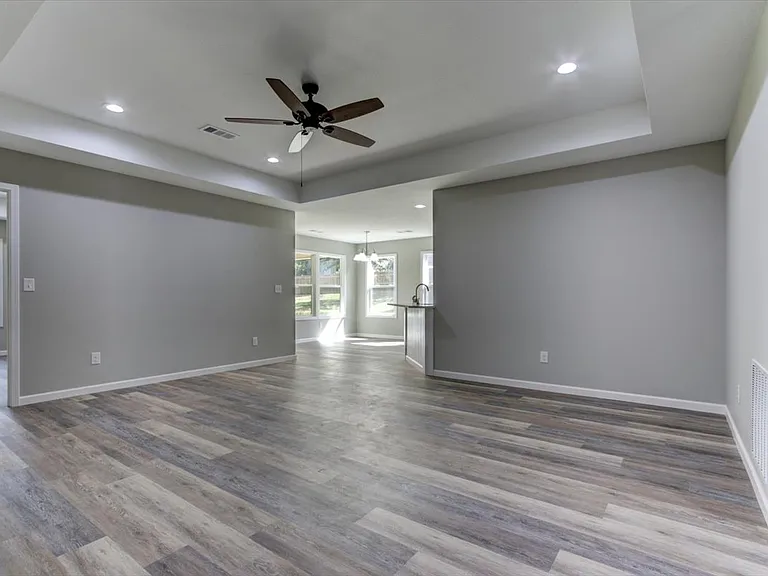 203 Elysian Hills Dr — Photo 2