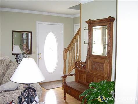 Front door/foyer