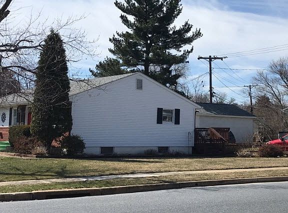 3rd image of 304 Academy Ave